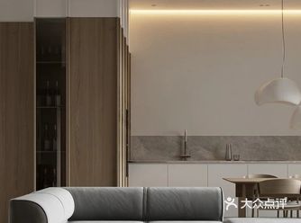 入门后便是一览无余的客餐厅,空间虽然不大,但是一应俱