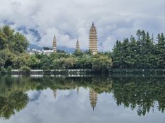 -三塔倒影公园