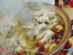 炭炉果鸡煲-威邵鸡煲(西华路总店)
