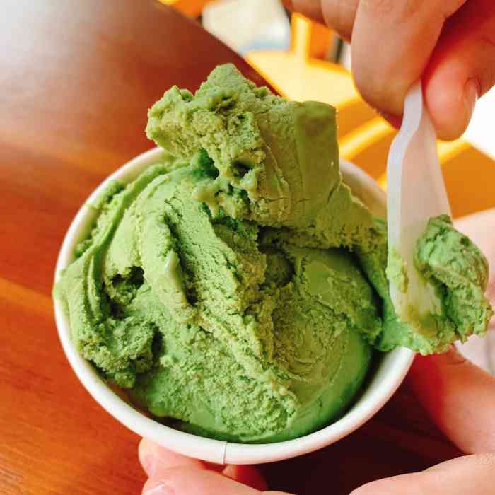 帝娜朵拉gelato di natura-"差劲!变质巧克力还在卖,黑心店!奇怪,我.