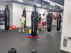 -FIGHTMAN格斗俱乐部(长宁临空店)