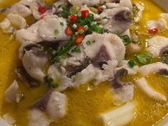 剁椒东江雄鱼两吃-二厨·吊桥小院·脆皮烧鸡公·本地农家菜(沿江西路店)