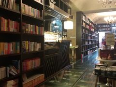 -钟书阁(松江泰晤士小镇店)