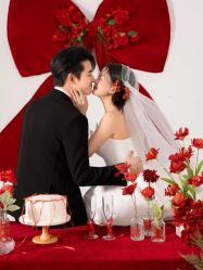 -喜爱高定婚纱摄影