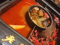 -老牌坊云南鱼豆花火锅(哈西万达店)