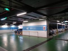 -徐汇日月光地下停车场