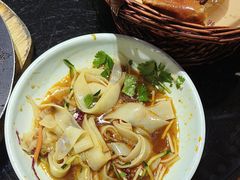 -东口码头·烧鸽子·鱼头泡饼·地方菜(金鹰悦城店)