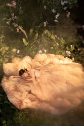 -雪中彩影婚纱摄影·微光艺术中心