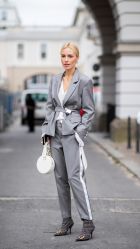 -BULB STUDIO 巴柏明星发型工作室