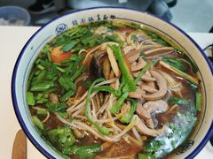 -镇南锅盖面馆(解放路店)