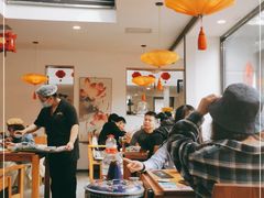 大堂-毛辣果·贵州红酸汤牛肉火锅(西单店)