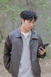 -一家只做男发烫染的店