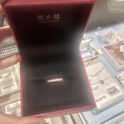 -周大福 CHOW TAI FOOK(新世界百货崇文店)