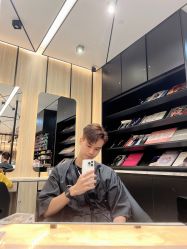-HAIR CORNER