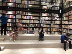 -钟书阁(群光广场店)