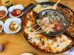 -亲昵春川鸡排(韩国美食街店)