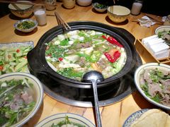 -大众跷脚牛肉馆·非遗传承单位(峨眉山店)