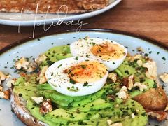 牛油果煮蛋吐司-RAC BAR(安福路店)