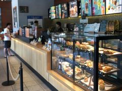 面包甜点陈列柜-星巴克(深圳龙岗广百店)