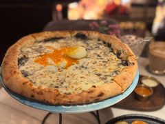 招牌黑松露温泉蛋披萨-IL TEATRO 精品意大利餐厅