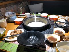 -洪氏嗨捞·广东猪肚鸡·椰子鸡火锅(西咸万象城店)