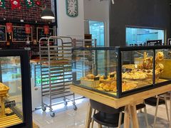 面包甜点陈列柜-熊叔熊婶面包房(团结湖店)