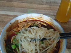 -老字号杨坡红油米线腊汁肉夹馍(东四道巷店)