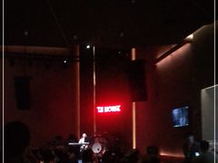 -TZ House音乐现场(来福士中心店)