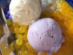 杨枝甘露加雪糕-黄师奶甜品店