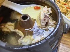 -云海肴·汽锅鸡·云南菜(天山百盛优客店)