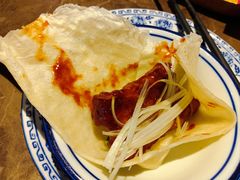 酱烧黑猪肉拼春卷皮-老聃·小鸭鲢城原味客家菜(海沧店)