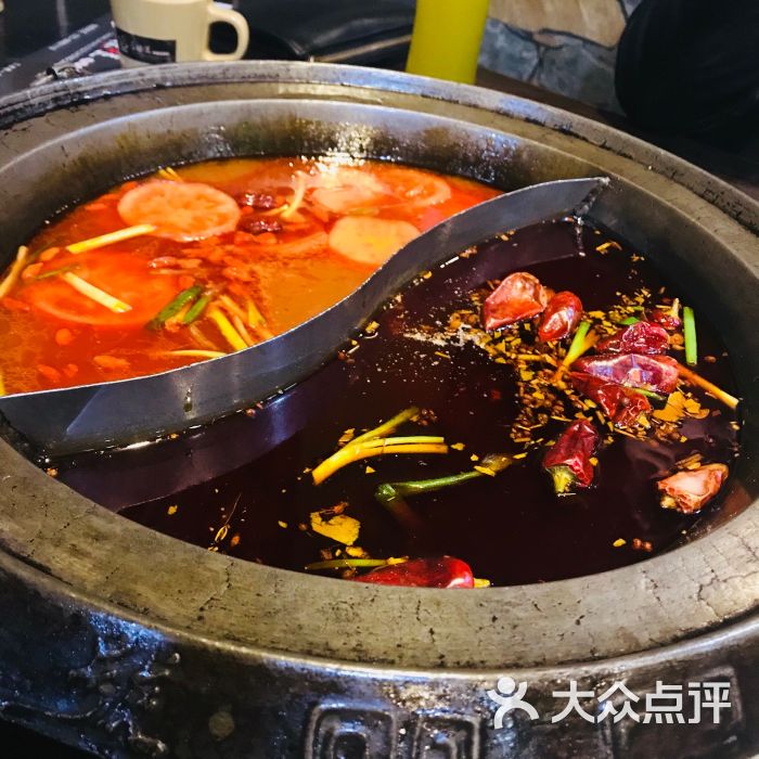 唇辣号重庆老火锅(东高地店)图片 - 第2张