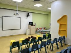 -瑞思少儿中心·少儿英语素养启蒙(勒泰直营校区)