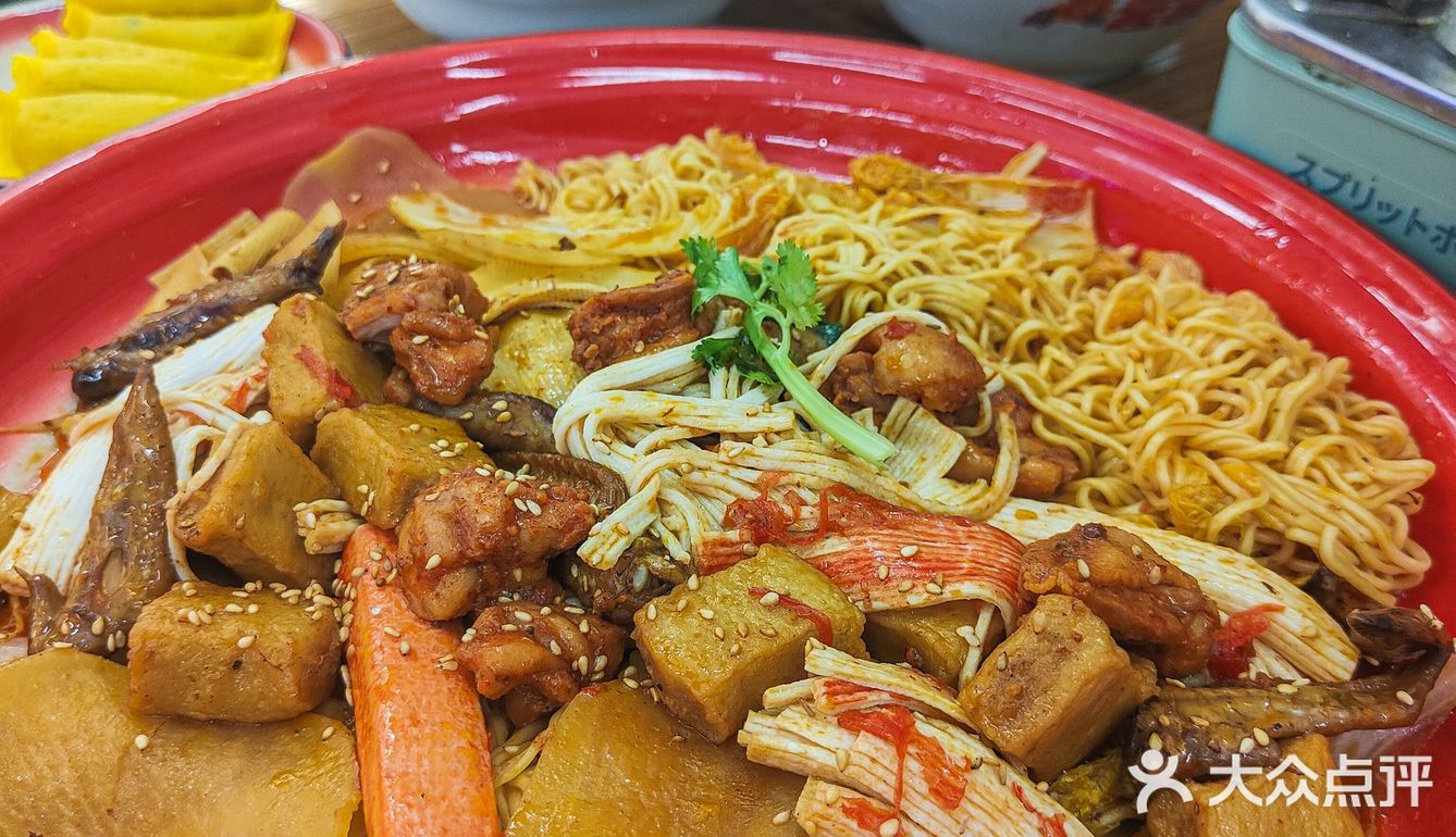 盘盘麻辣烫和冒烤鸭的双重快乐 