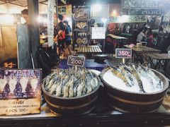 -席娜卡琳火车铁道夜市