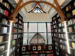 -钟书阁(松江泰晤士小镇店)