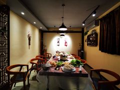 -小草屋轰趴馆别墅派对新场团建家庭聚会