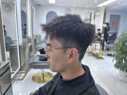 -阿三造型烫染•接发