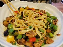 茄子肉丁小公鸡双拼拌面-文三里屯面馆(三里屯店)