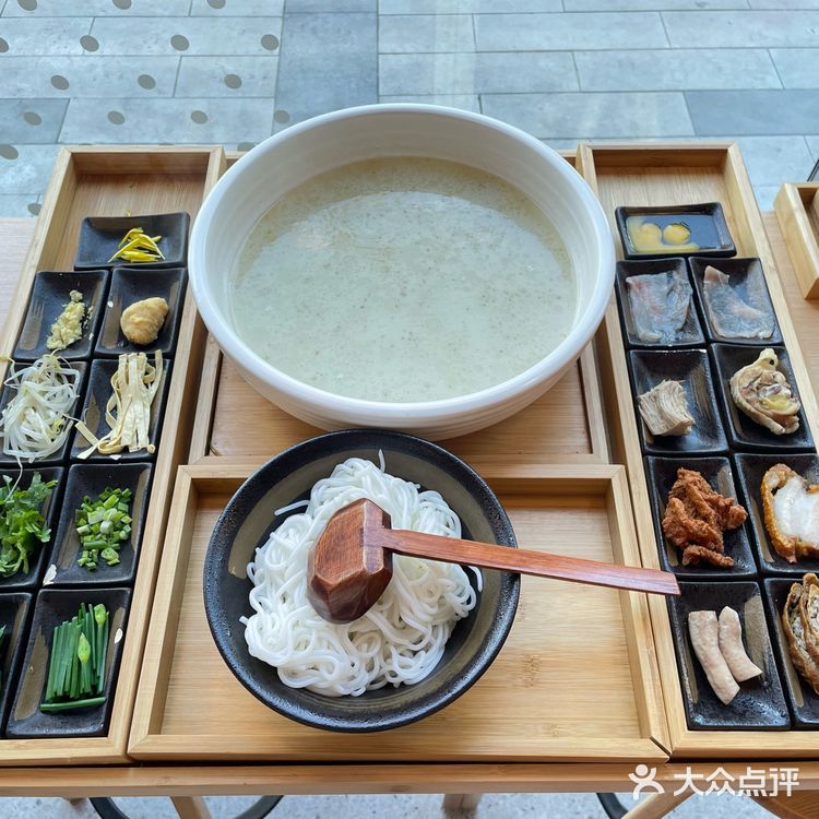 一家云南特色米线