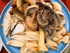 -菌之家·专业纯野生菌火锅·特色炒菌