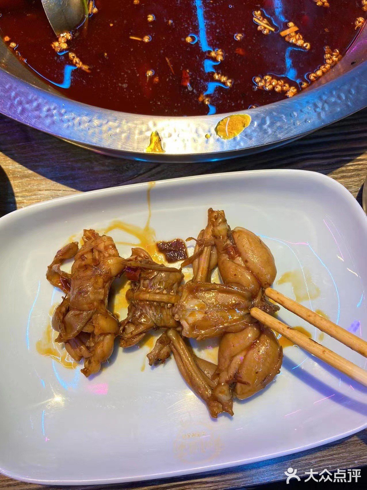 肥美。对了，小料台还有自助的水果，走时吃的好饱好饱