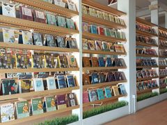 -猫的天空之城概念书店(北戴河蔚蓝海岸店)