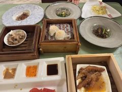 -元一希尔顿酒店·鲜切牛肉火锅禅自助餐厅