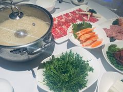 鲜活豆苗-红雀围·海鲜火锅(陆家嘴中心店)