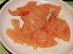 三文鱼刺身-广州希尔顿逸林酒店-OPEN開·全日制餐厅·海鲜·小火锅·自助餐(东风路店)