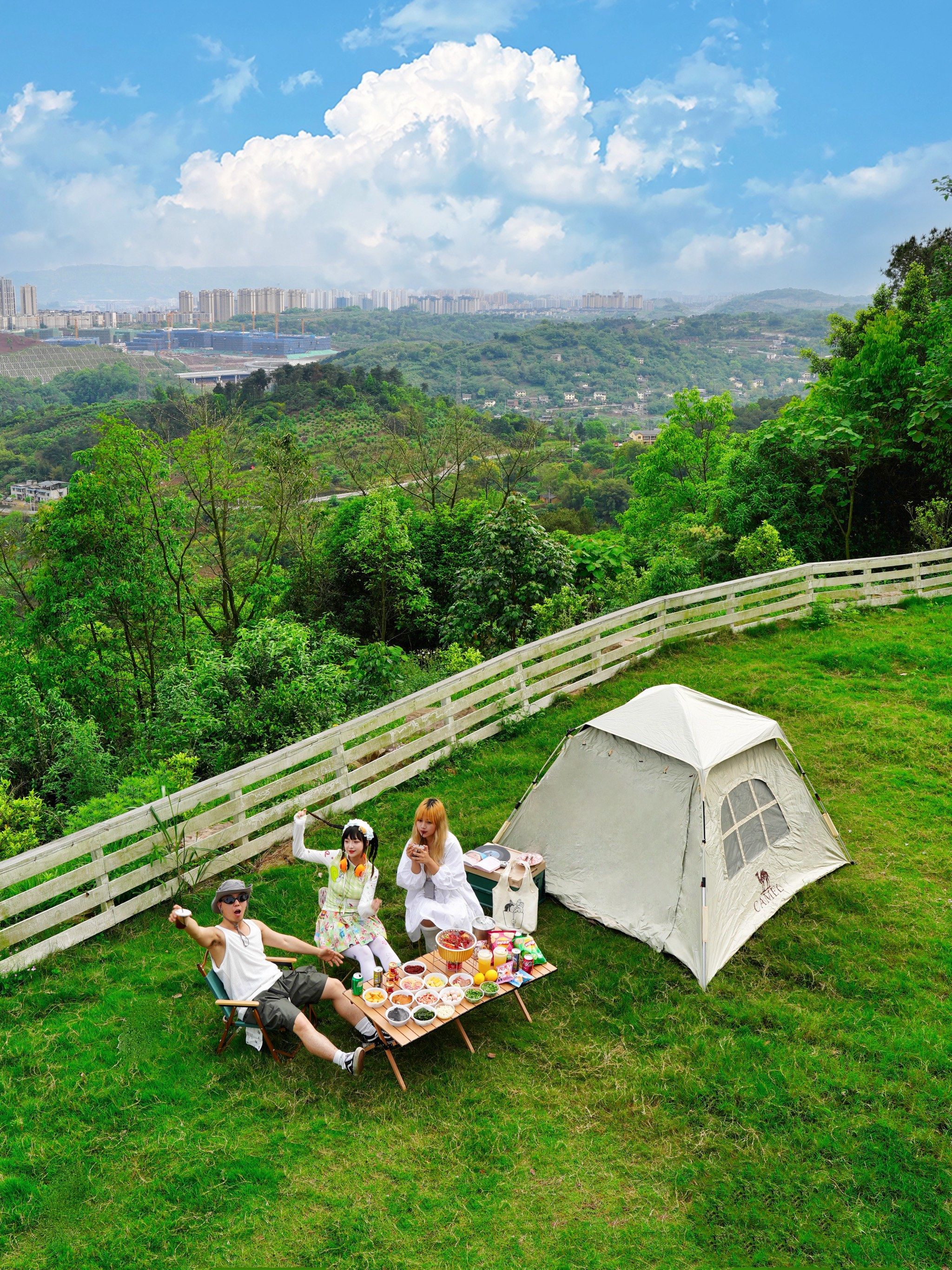 重庆春日露营天花板❗️大草坪上吃火锅好快乐