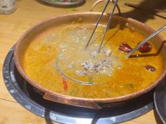 -洱火云南酸菜牛肉火锅(石景山当代商城店)