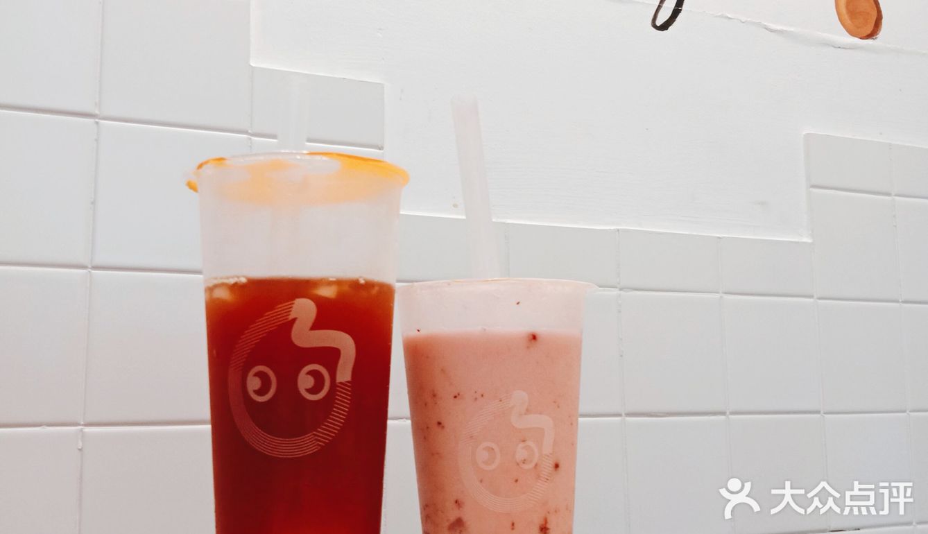 给妹妹点了个莓莓欧蕾有点甜但是不腻