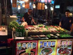 -六合夜市